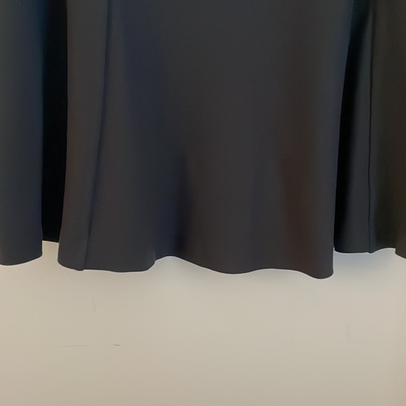 UniGlo Fun Flirty Skirt - Picture 2 of 3